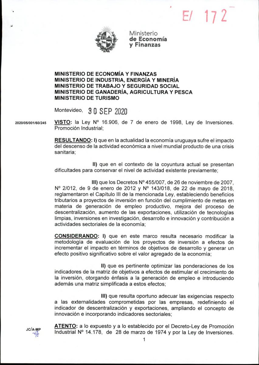 Hoja 1/15 del decreto MEF 172 de 30 de setiembre 2020
