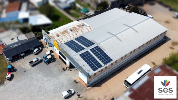 Instalación fotovoltaica en Campón Neumáticos