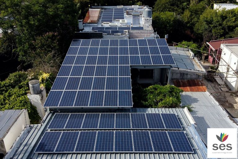 Lee más sobre el artículo Residencial Cronos autosuficiente con energía solar de SES